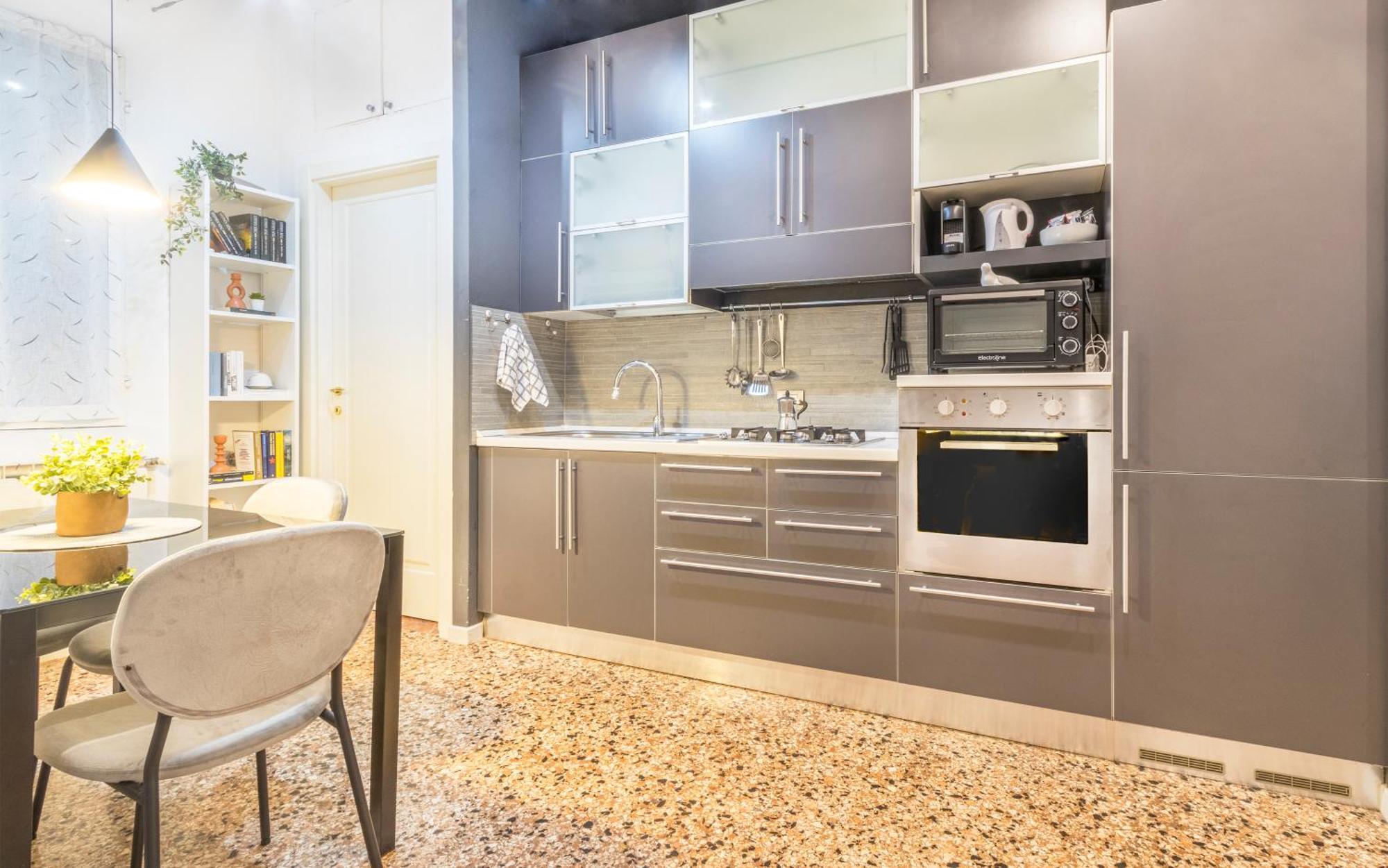 A 2 Passi Da Piazza Grande Appartement Modena Buitenkant foto